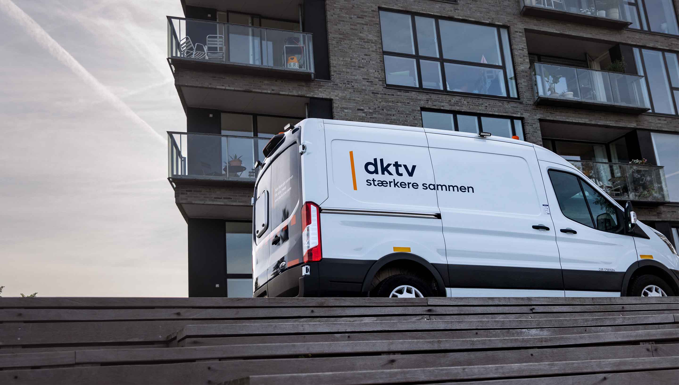 Flot Teknikerbil Med Dktv Logo København