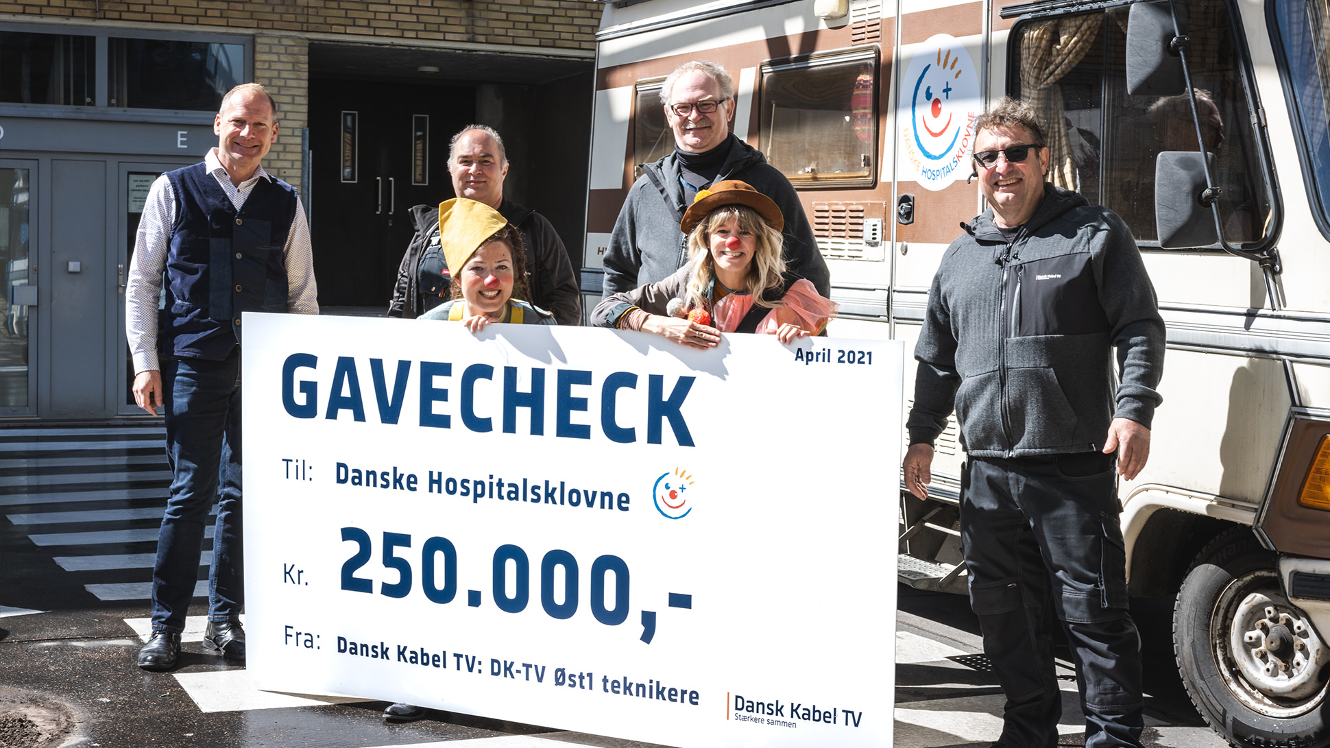 DKTV-teknikere donorer 250.000 kr. fra den gamle klubkasse til Danske Hospitalsklovne